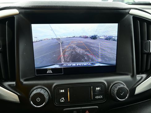 Used 2023 GMC Terrain SLE w/ Driver Convenience Package image 27