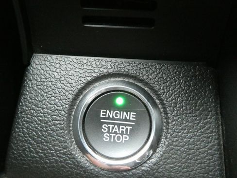 Used 2017 Ford F150 Platinum w/ Equipment Group 701A Luxury image 7