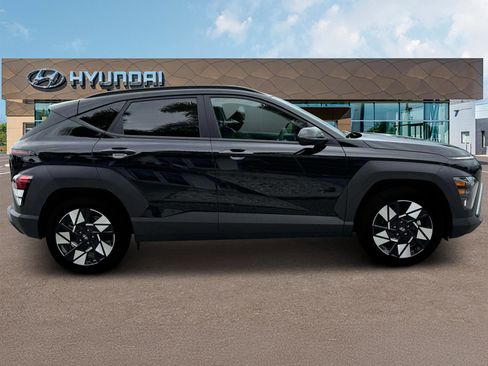 Certified 2025 Hyundai Kona SEL image 9