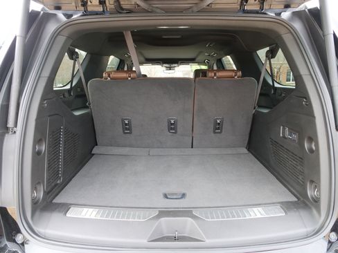 Used 2024 Chevrolet Suburban High Country image 14