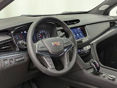 Used 2026 Cadillac XT5 Premium Luxury w/ Driver Assist Package AWD/4WD image 9