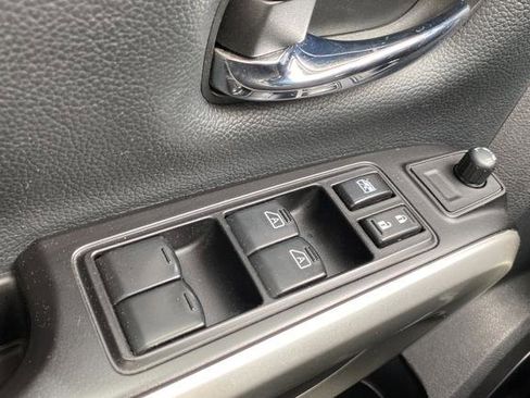 Used 2019 Nissan Titan SV AWD/4WD image 20