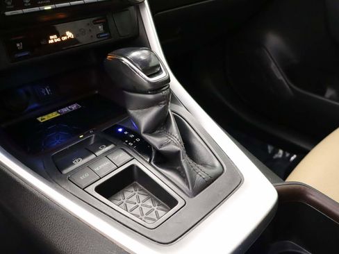 Used 2023 Toyota RAV4 Limited image 9