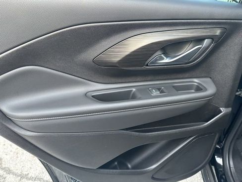 Used 2024 GMC Terrain SLT image 50