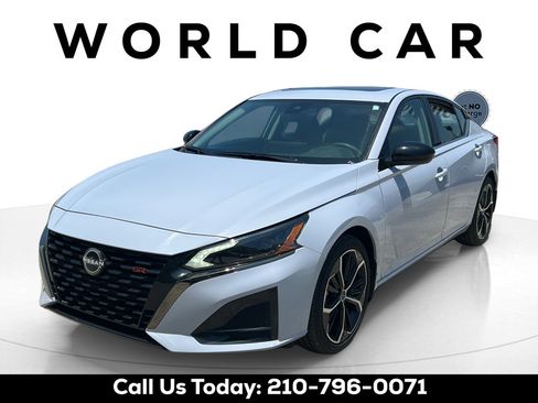 Used 2025 Nissan Altima 2.5 SR w/ SR Premium Package FWD image 7