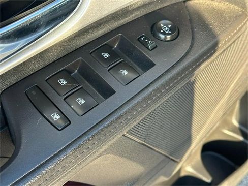 Certified 2017 Chevrolet Equinox LS image 16