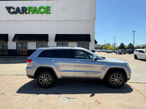 Used 2018 Jeep Grand Cherokee Limited AWD/4WD image 18