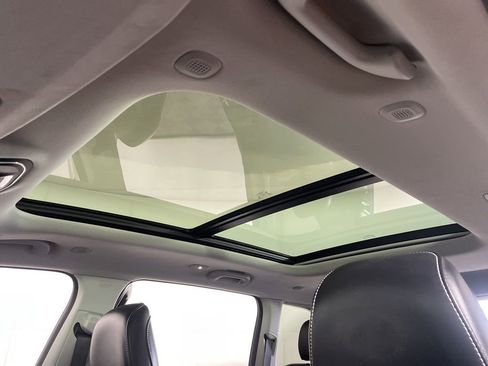 Used 2022 Jeep Grand Cherokee Limited 4xe w/ Luxury Tech Group II image 18