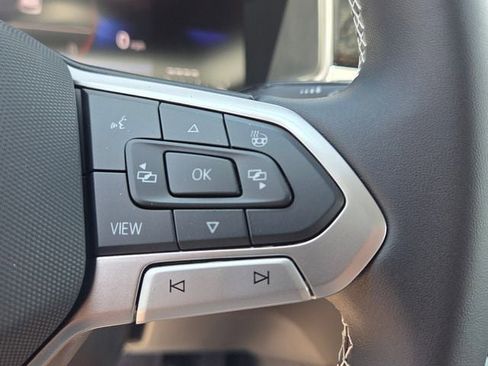 New 2026 Volkswagen Taos SE image 25