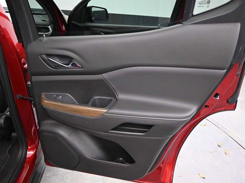 Used 2023 GMC Acadia SLE w/ Driver Convenience Package image 24