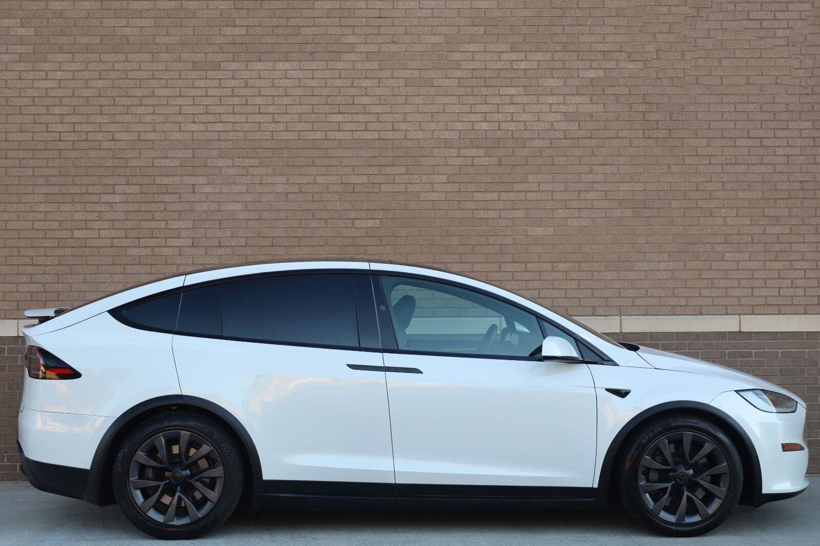 Used 2023 Tesla Model X AWD/4WD image 3