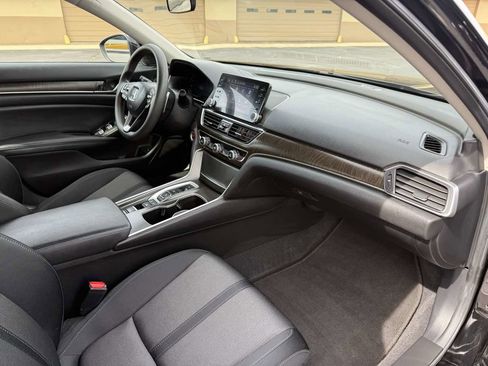 Used 2021 Honda Accord EX image 19