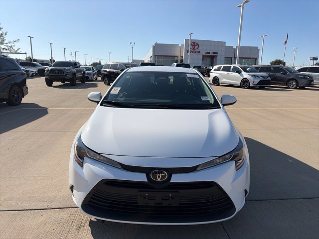 Used 2024 Toyota Corolla LE FWD image 2