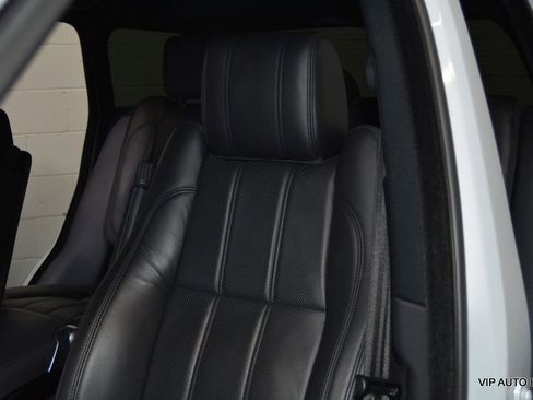 Used 2016 Land Rover Range Rover HSE image 13