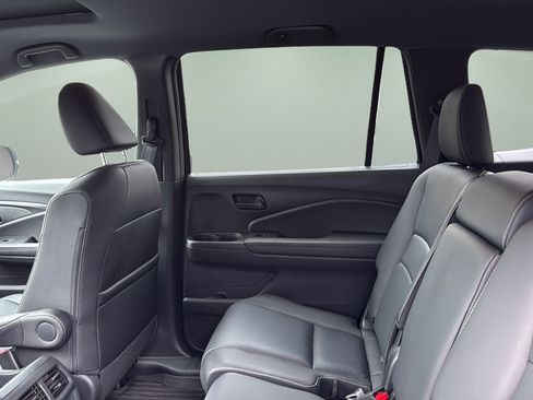 Used 2023 Honda Passport EX-L image 17