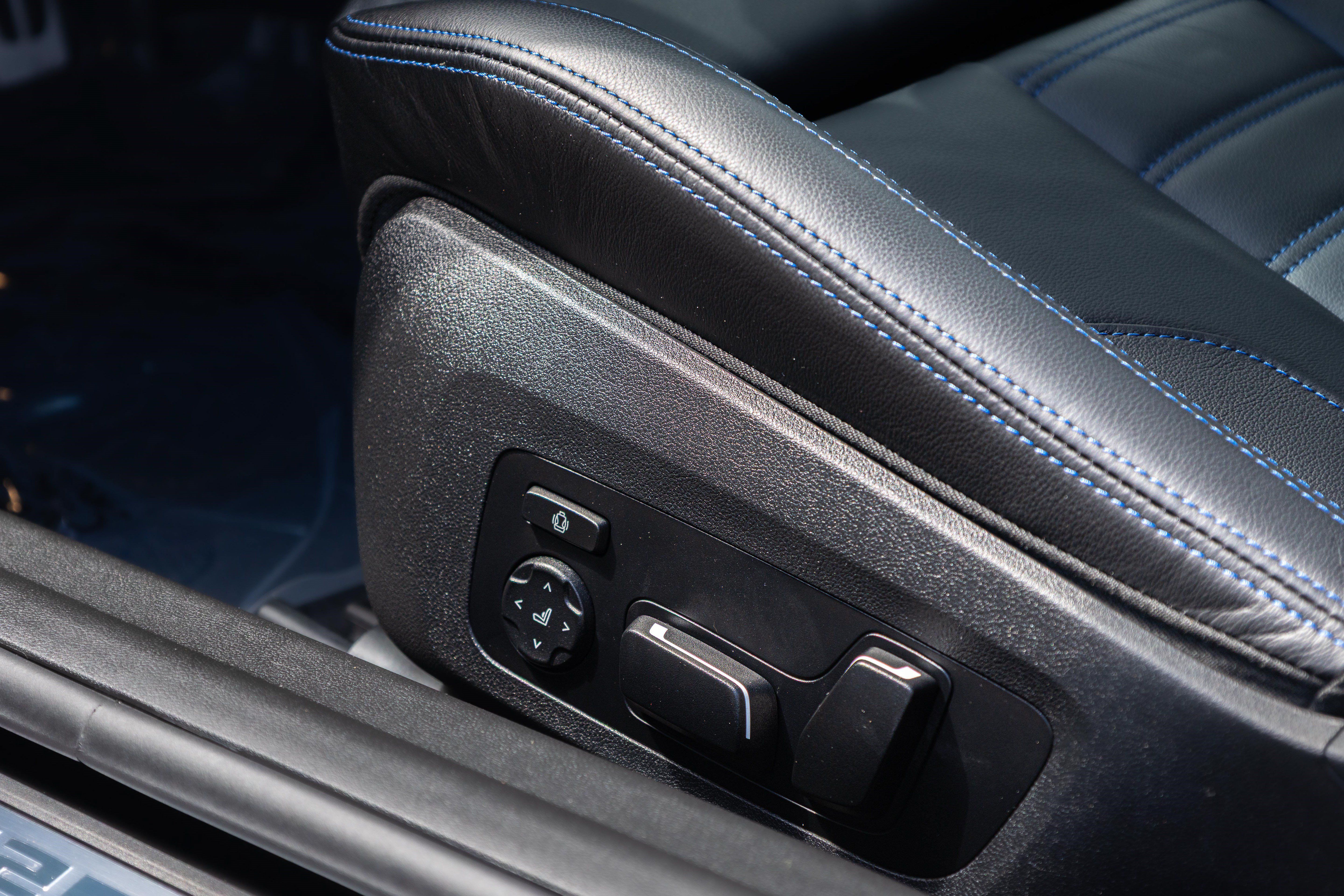 Used 2026 BMW M2 w/ Lighting Package RWD image 59