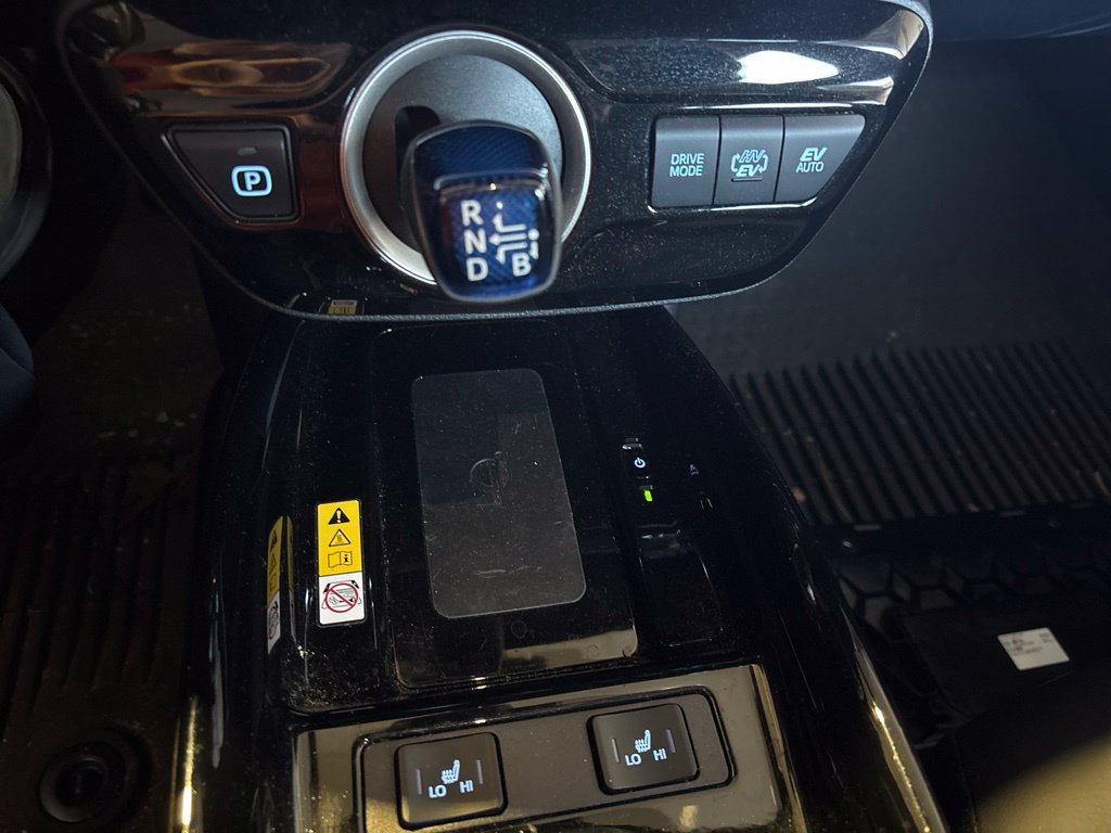 Used 2022 Toyota Prius Prime Limited FWD image 16