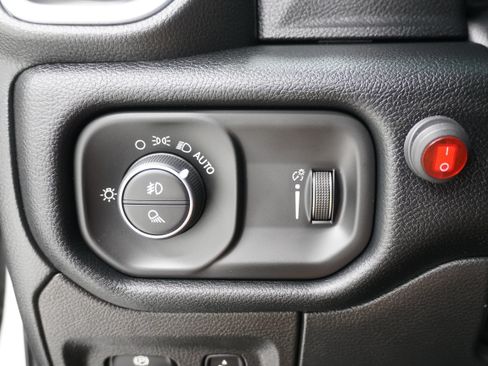 Used 2022 RAM 1500 Big Horn AWD/4WD image 28