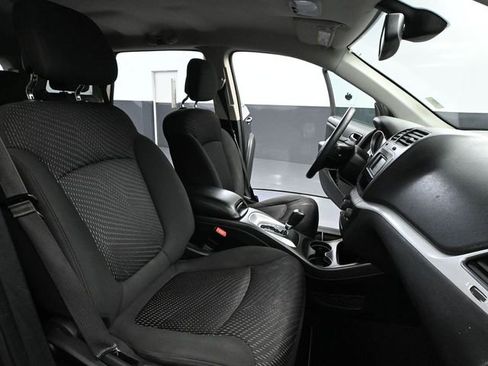 Used 2018 Dodge Journey SE image 42