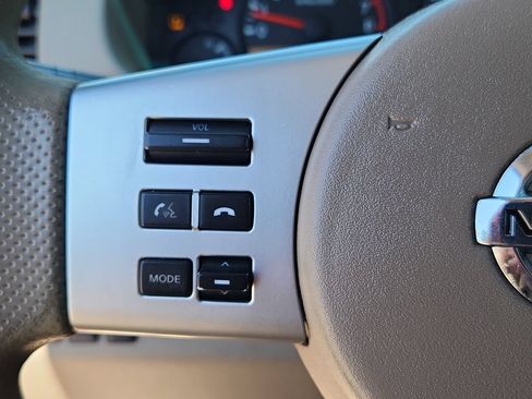 Used 2015 Nissan Frontier SV AWD/4WD image 17
