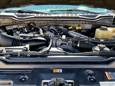 Used 2019 Ford F350 Lariat w/ Lariat Ultimate Package AWD/4WD image 32