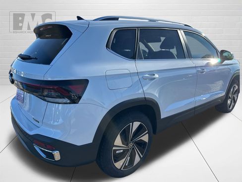 New 2026 Volkswagen Taos SE AWD/4WD image 6