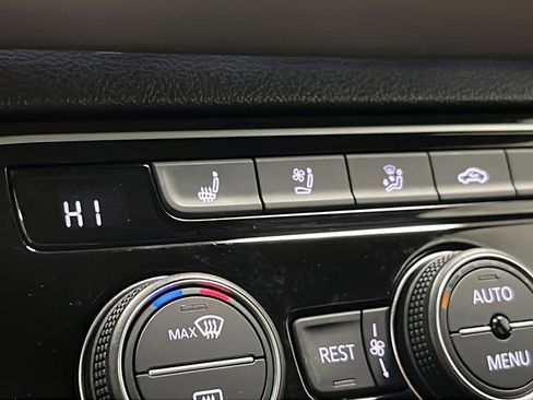 Used 2022 Volkswagen Atlas SEL Premium AWD/4WD image 31