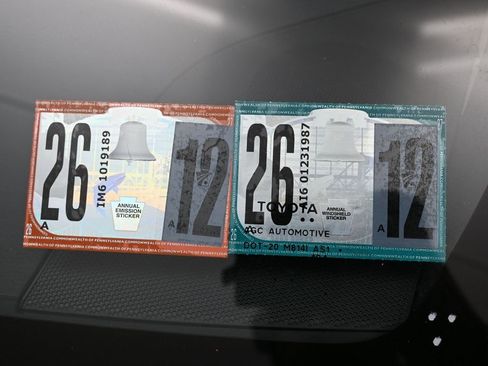 Used 2024 Toyota Prius XLE image 9