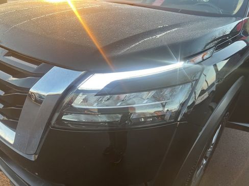 Certified 2025 Nissan Pathfinder SV image 31