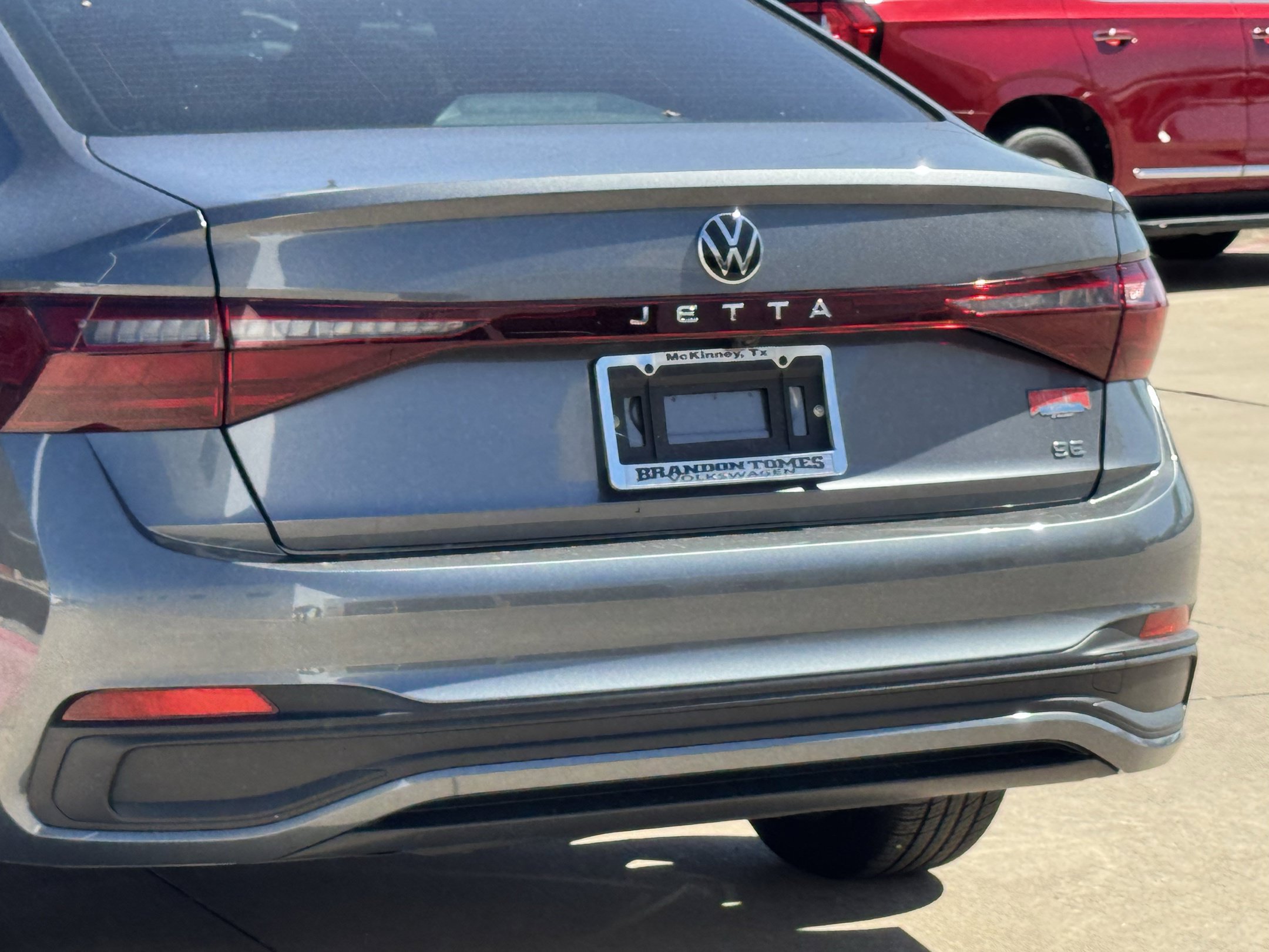 Used 2026 Volkswagen Jetta SE FWD image 8