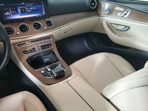 Used 2018 Mercedes-Benz E 400 4MATIC Wagon image 17