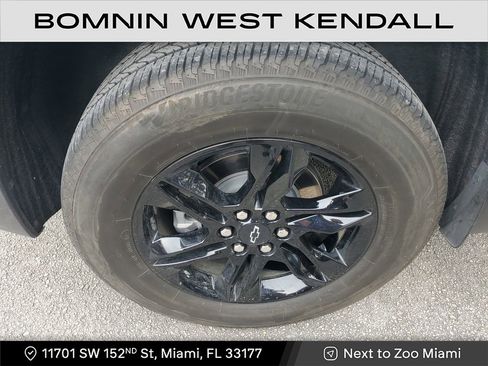 Used 2022 Chevrolet Traverse LT w/ Midnight/Sport Edition image 9