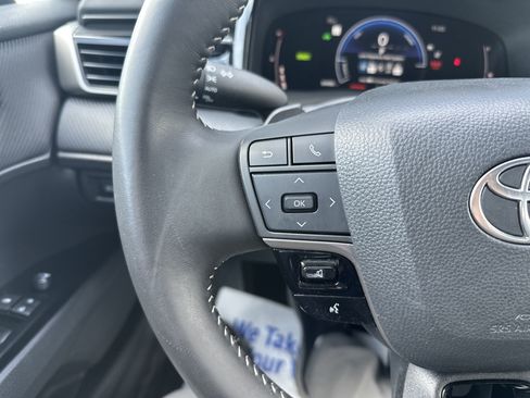 Used 2025 Toyota Camry SE FWD image 21