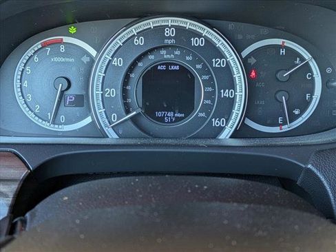 Used 2016 Honda Accord Touring image 11