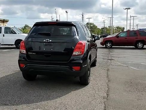 Certified 2022 Chevrolet Trax LS w/ Tint and Cruise Package image 8