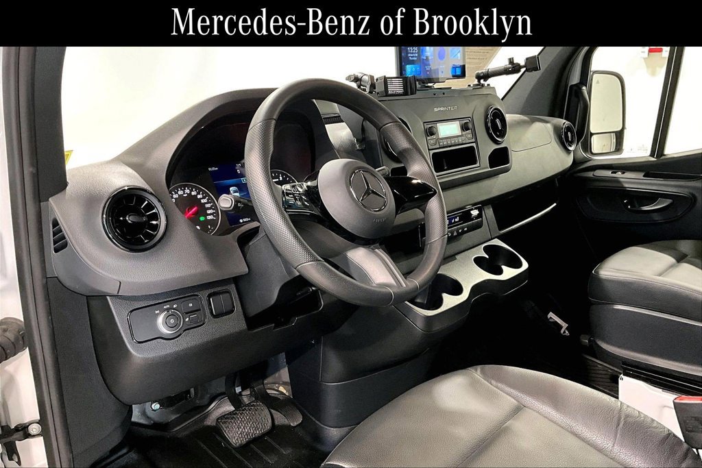 Used 2025 Mercedes-Benz Sprinter 2500 image 17