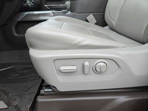 Used 2019 Chevrolet Silverado 1500 LTZ image 24