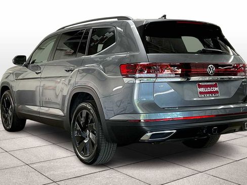 New 2025 Volkswagen Atlas SE image 3