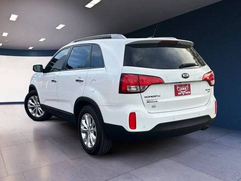 Used 2014 Kia Sorento EX image 3