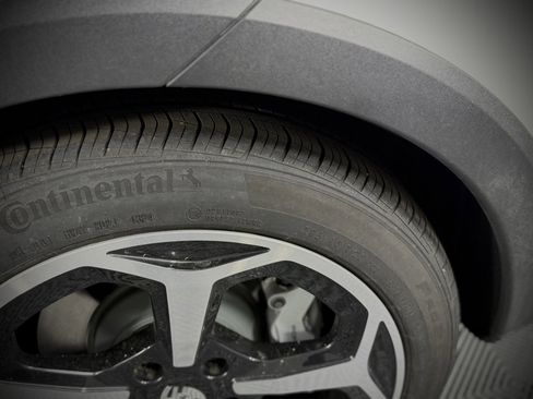 New 2025 Porsche Taycan 4S image 17