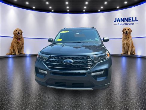 Used 2023 Ford Explorer XLT w/ Equipment Group 202A AWD/4WD image 2