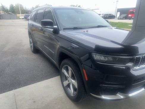 Used 2021 Jeep Grand Cherokee L Limited image 3