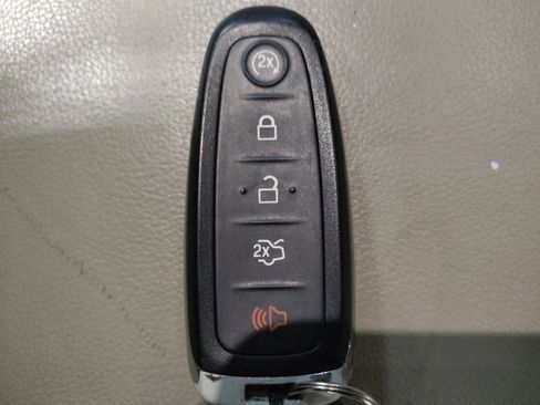 Used 2017 Ford Escape Titanium AWD/4WD image 32