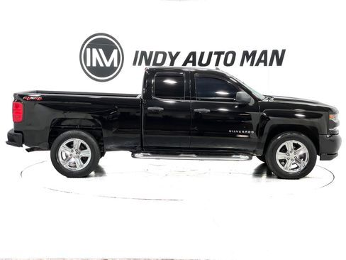 Used 2018 Chevrolet Silverado 1500 Custom w/ Custom Value Package AWD/4WD image 3