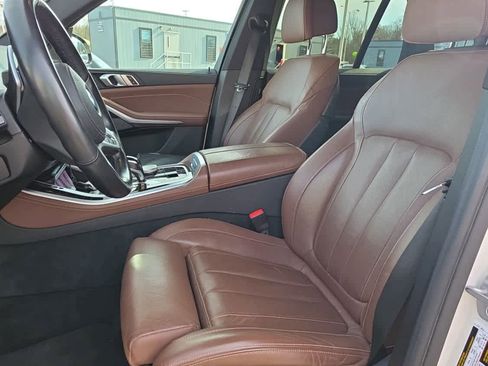 Used 2021 BMW X5 M50i w/ Premium Package image 11