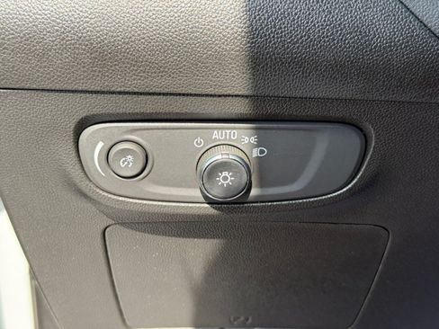Used 2024 Buick Encore GX Preferred FWD image 33
