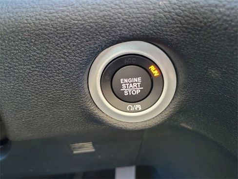 New 2026 Chrysler Pacifica Select image 14