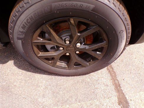 New 2026 Jeep Grand Cherokee Altitude AWD/4WD image 5