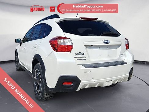 Used 2017 Subaru Crosstrek 2.0i Premium image 3