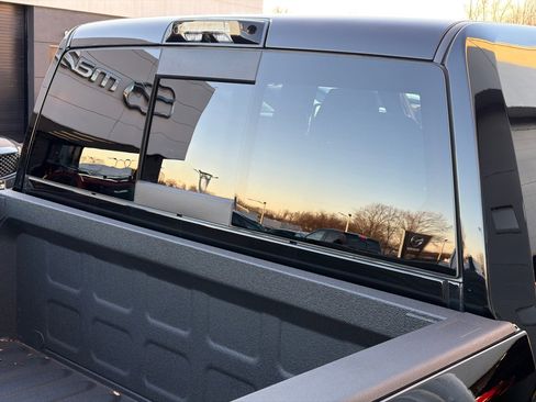 Used 2023 RAM 2500 Limited image 9